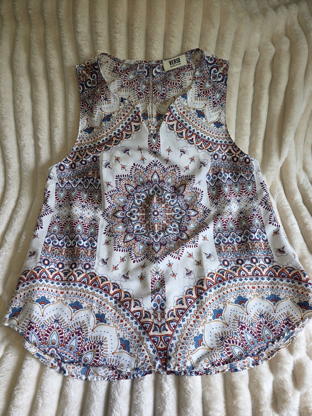 VersE White Mandala Print Sleeveless Blouse